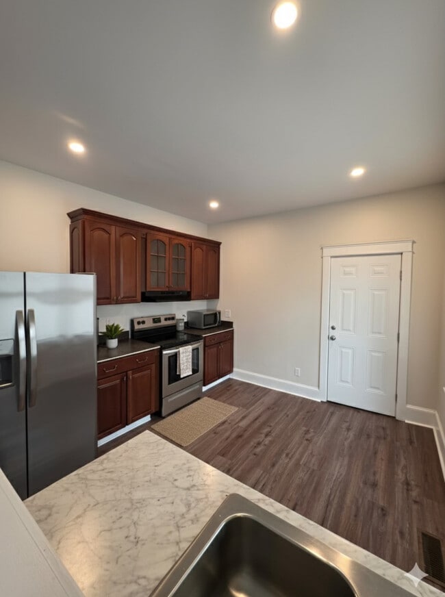 Building Photo - 153 S Guerry St