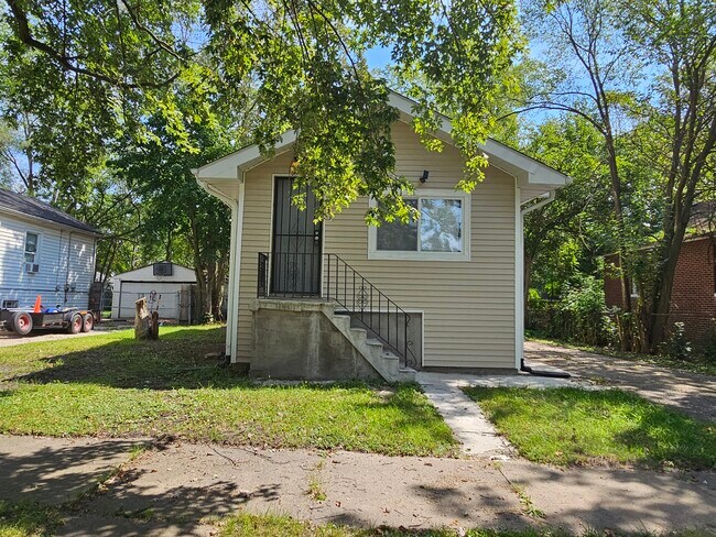 Building Photo - 4667 Massachusetts St