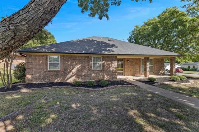 Foto principal - 245 SW Rand Dr