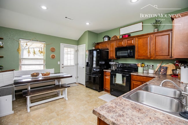 Building Photo - 1121 Apollo Dr