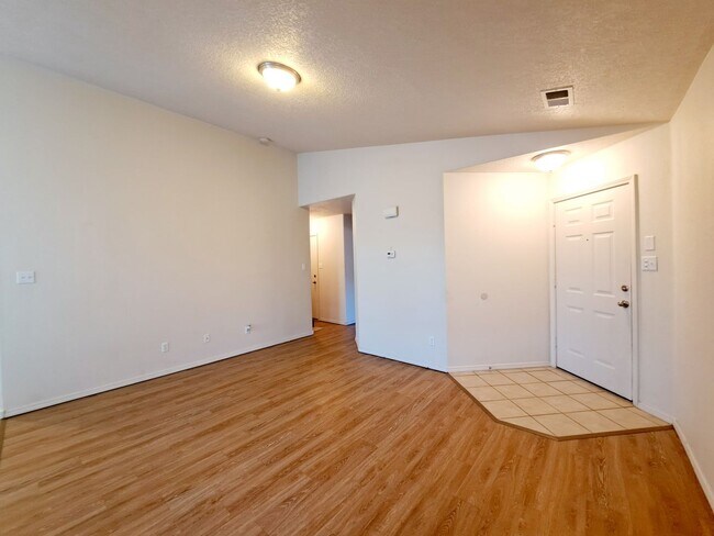 Foto del edificio - Cute 3 bed, 2 bath home in Huning Ranch