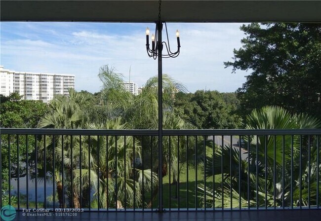 Foto del edificio - 3051 N Course Dr