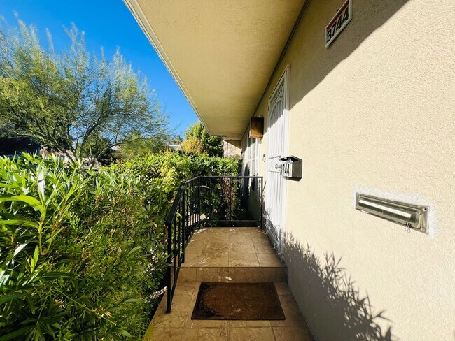 Foto del edificio - 3744 Pilgrim St