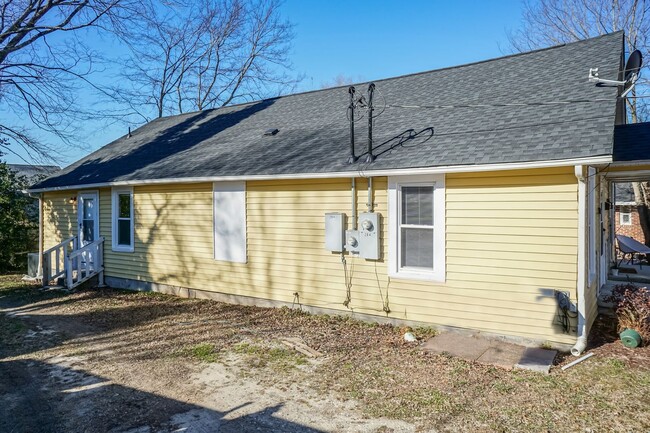 Building Photo - Nelson Street Duplex