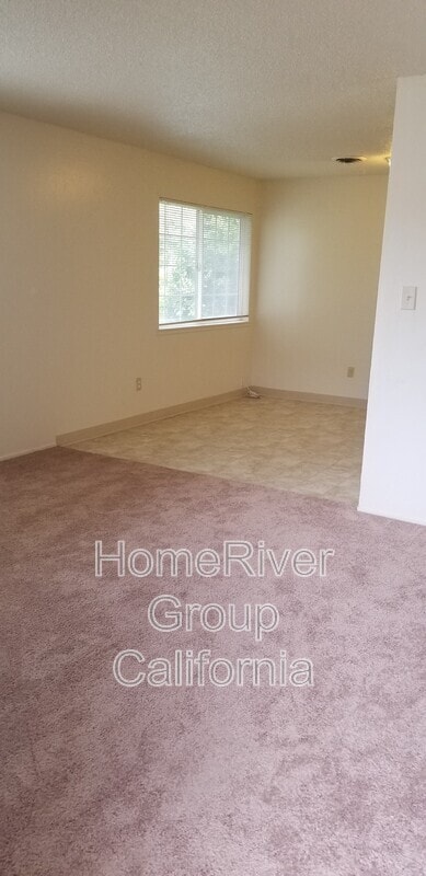 Building Photo - 3372 Glenmoor Dr