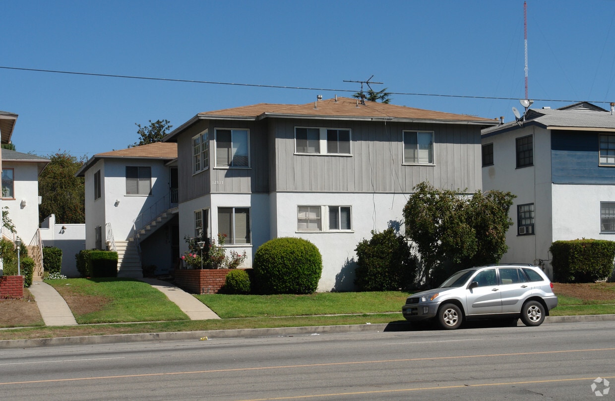 Primary Photo - 12817 Burbank Blvd