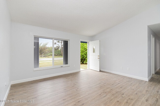 Building Photo - 1318 San Filippo Dr SE