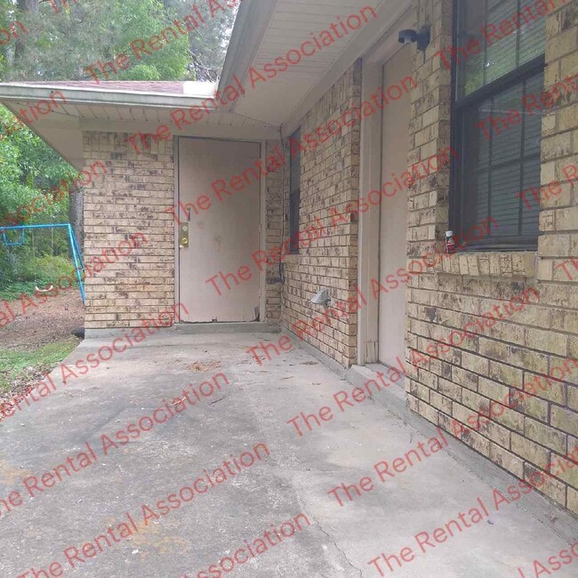 Building Photo - 1017 Sybil Dr