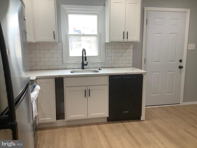 Foto del edificio - 15114 Laurel Oaks Ln