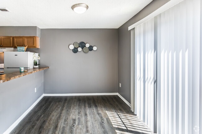 2BR, 1.5BA - Townhome - 1,156SF - Dining Room - Annies Townhomes