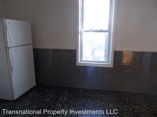 Building Photo - 2 br, 1 bath Apartment - 365 E 161 St