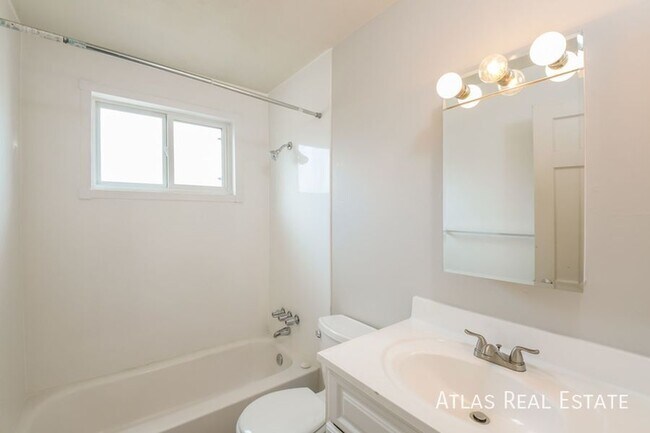 Foto del edificio - 2377 S Locust St