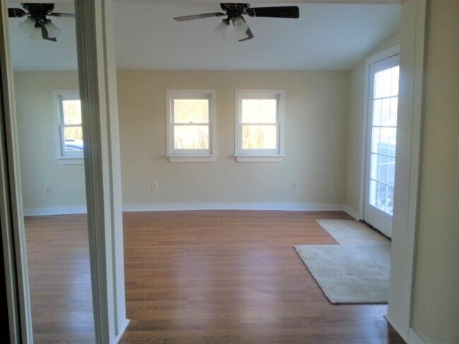 Foto del edificio - 2302 Chesning Ave