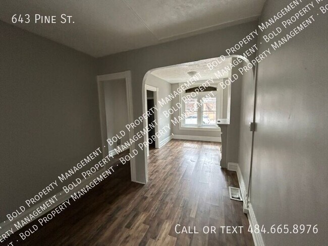 Foto del edificio - 643 Pine St