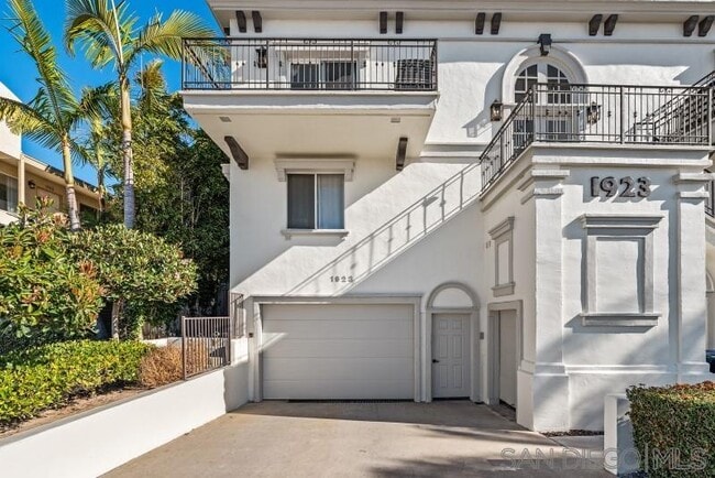 Building Photo - 1923 San Elijo Ave