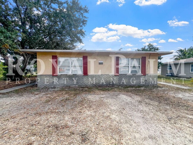Building Photo - Fort Myers 1BR/1BA – Freshly Renovated & Water Included!