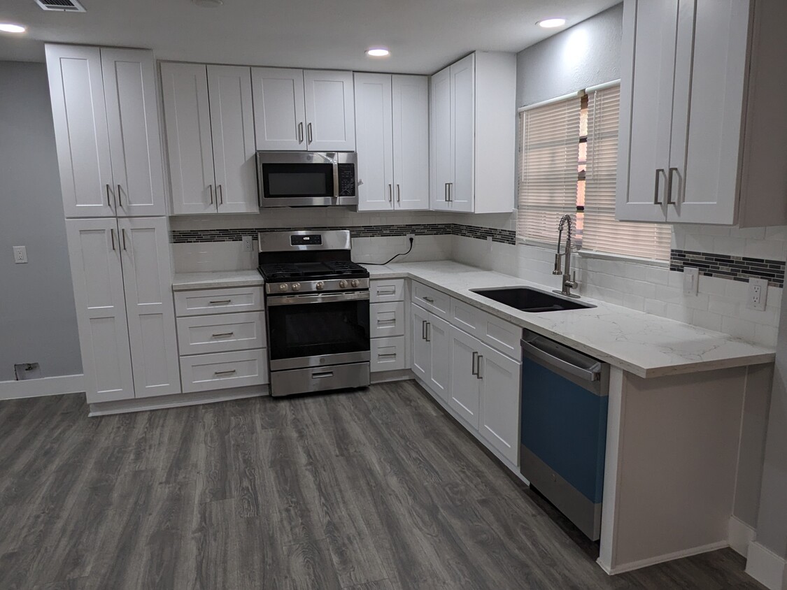 Foto principal - 2943 Almeda Plaza Dr