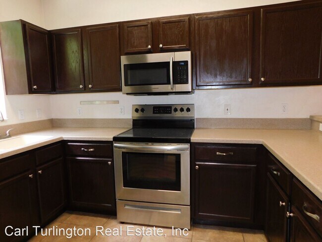 Building Photo - 2 br, 2.5 bath House - 4415#403  SW 34 ST