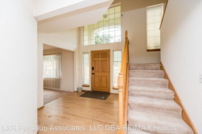 Building Photo - 4 br, 2.5 bath House - 2415 22nd Ave SE