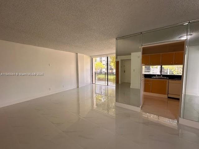 Building Photo - 17021 N Bay Rd