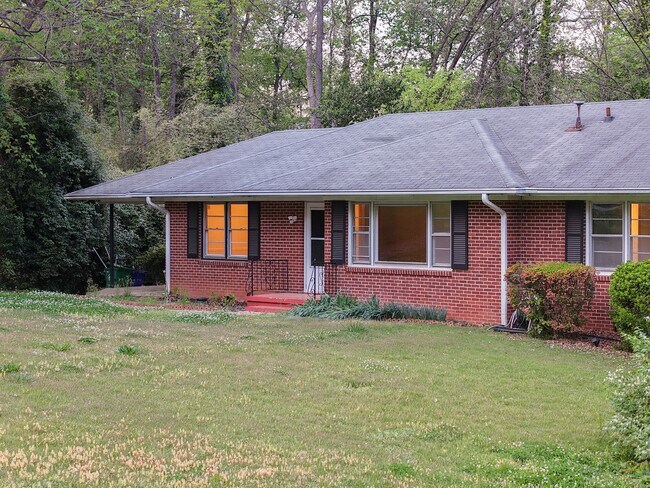 Foto del edificio - 2019 Bramblewood Dr NE