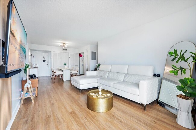 Foto del edificio - 8261 NW 8th St