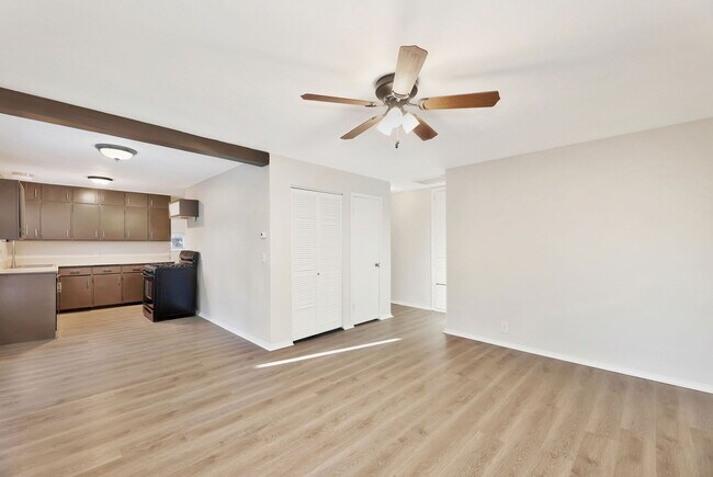 Foto del edificio - 6020 N East Park View St