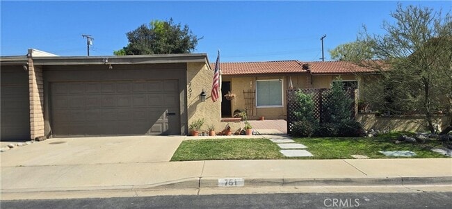 Foto del edificio - 751 Vía Los Santos