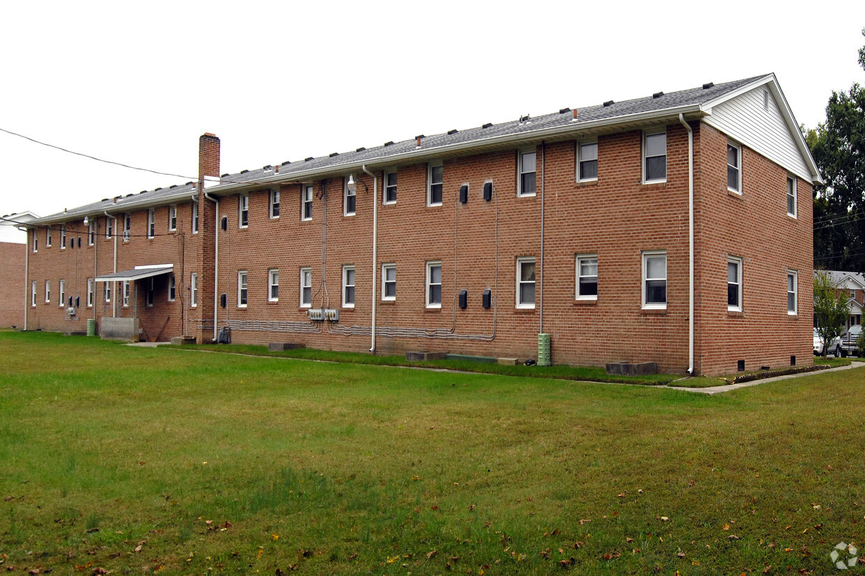 Building Photo - Tilton Gardens Apartments