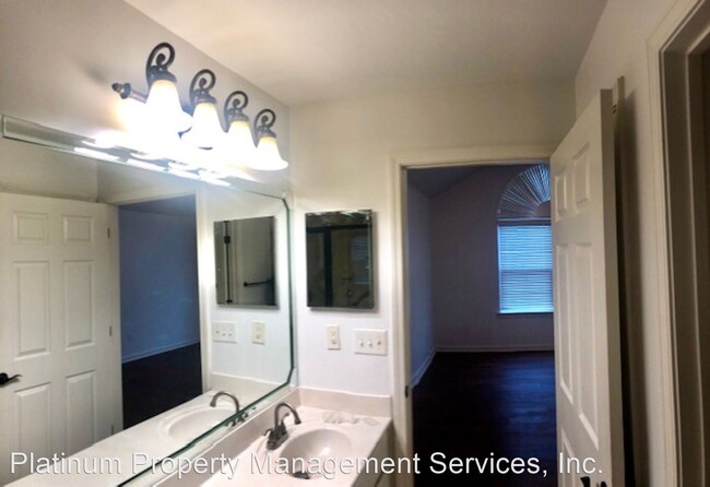 Building Photo - 2 br, 2 bath House - 301 Gladstone Dr
