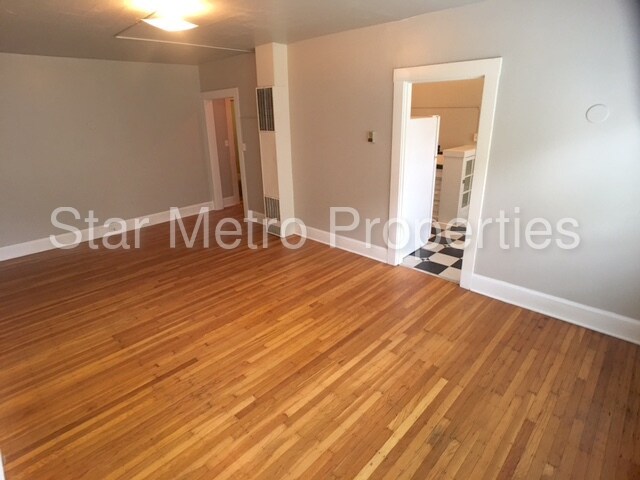 Building Photo - 2500 NE Hoyt St