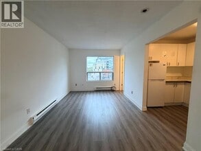 Building Photo - 102 Greensides Ave
