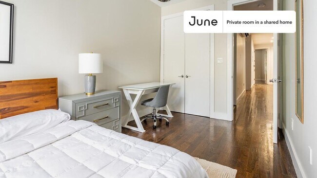 Foto del edificio - Private bedroom in 4 bed/2 bath Home