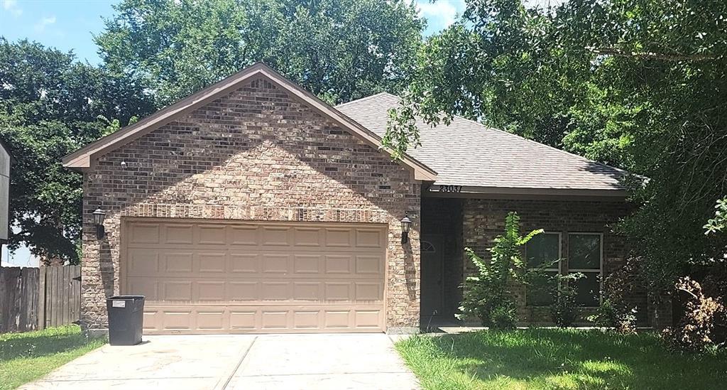 Foto principal - 23031 Harrowby Dr
