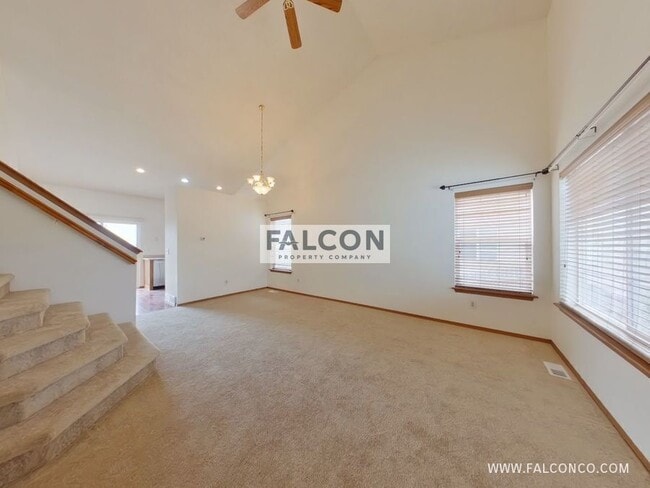 Building Photo - 4935 Ardley Dr