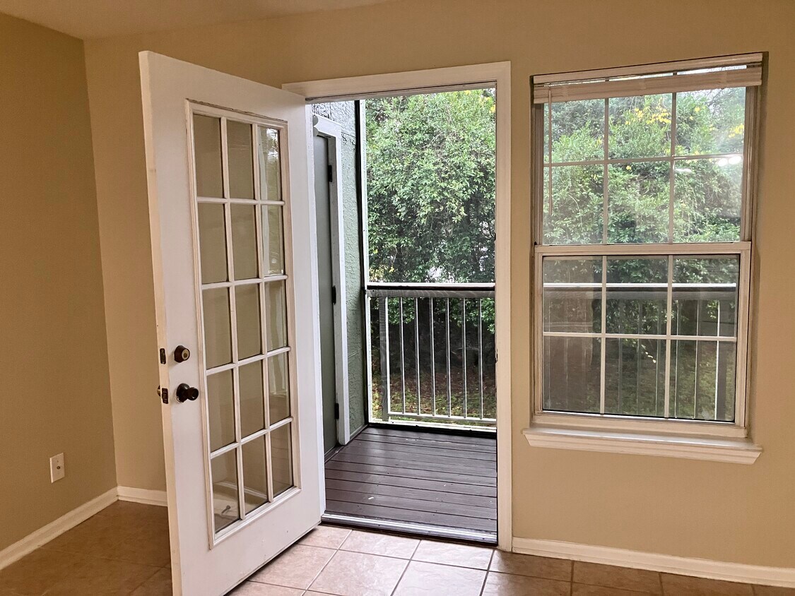 Foto del edificio - 7701 Timberlin Park Blvd