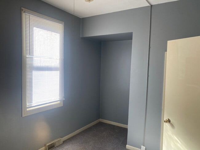 Building Photo - 103 N 10th St