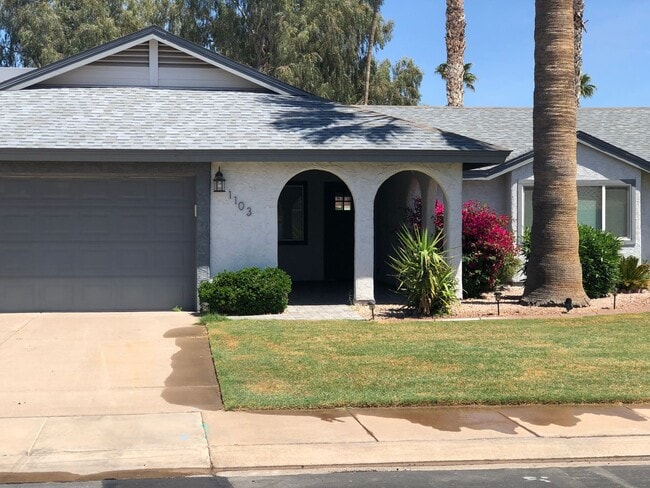 Building Photo - A GREAT REMODELED LIKE NEW HOME ON THE GOL...