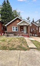 Building Photo - 6902 Greenway Ave