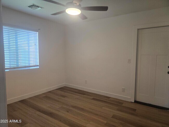 Foto del edificio - 2333 N 12th St