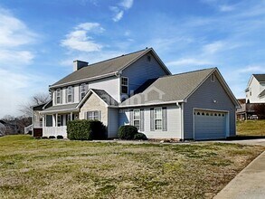 Building Photo - 212 Sedge Meadow Dr