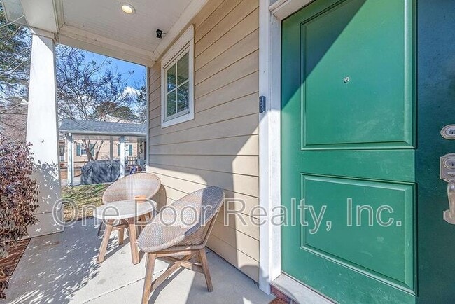 Foto del edificio - 805C Lafayette Street