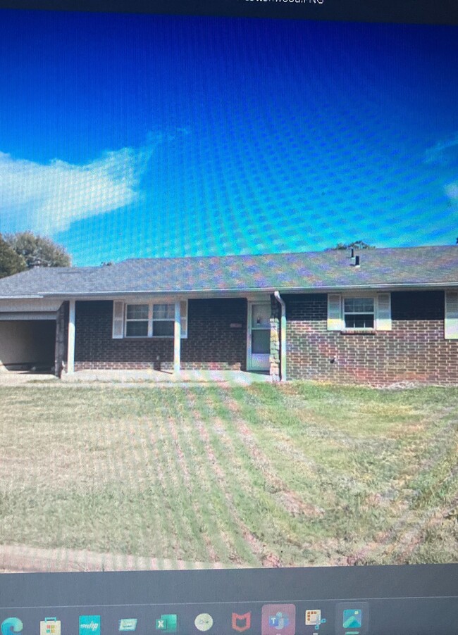 Building Photo - 517 Cottonwood Ln