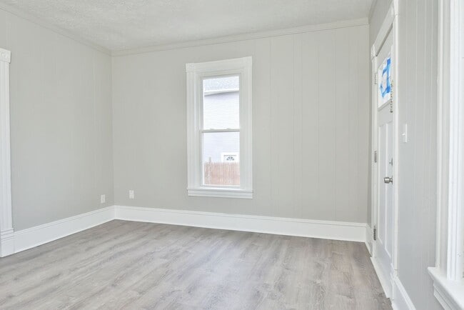 Building Photo - RENTALS AVAILABLE IN NILES