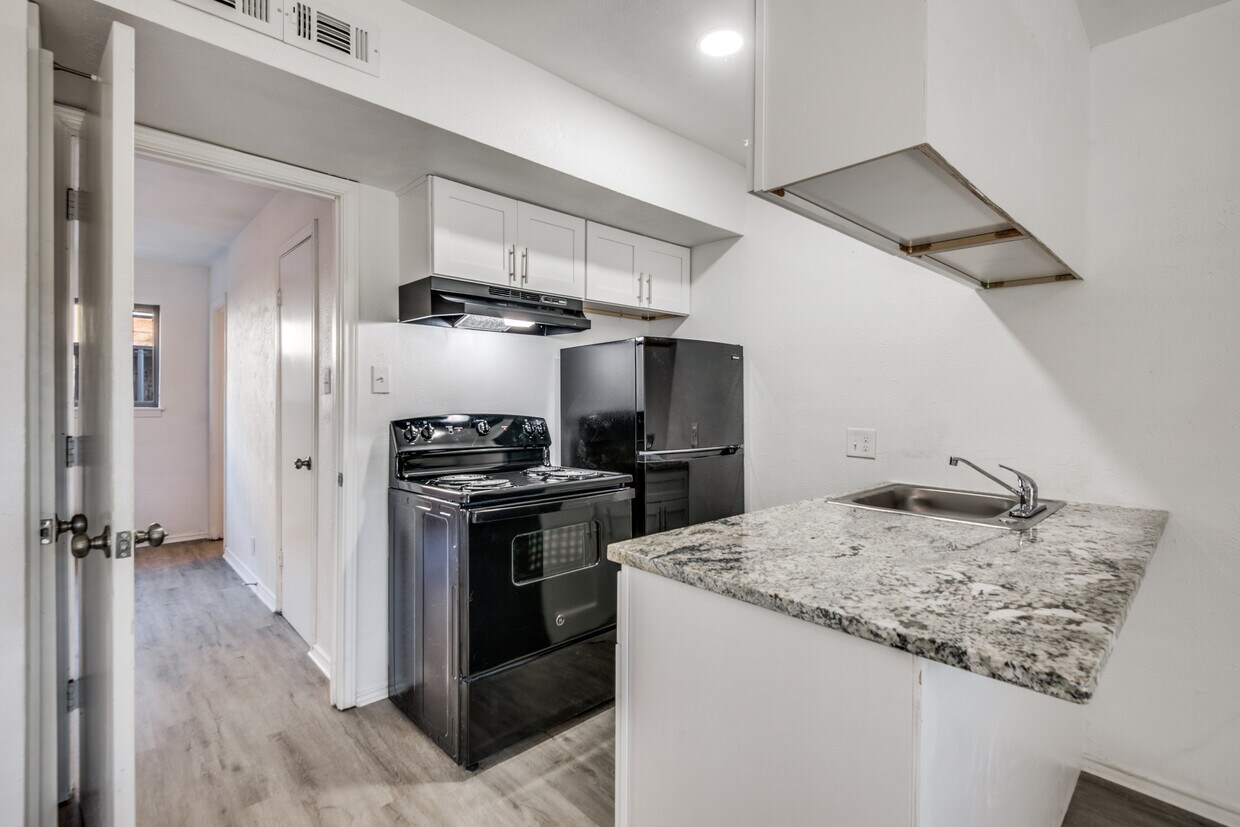 University Place Apartments 911 Bernard St Denton, TX