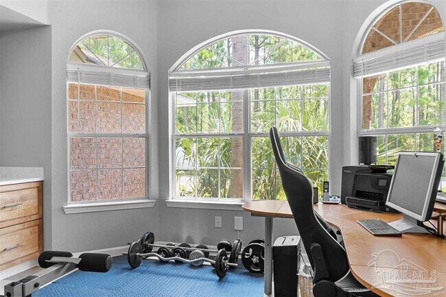 Foto del edificio - 5430 N Shore Rd