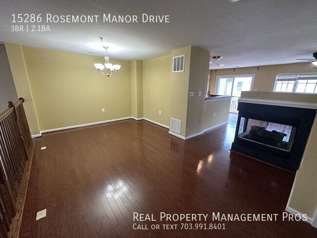 Building Photo - Qualify for a zero deposit? Convenient to ...