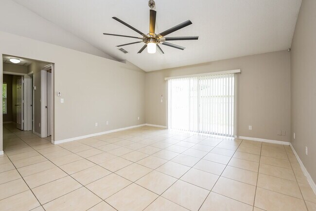 Building Photo - 402 Metz Ln