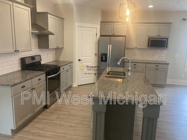 Building Photo - 6069 Coventry Woods Dr NE