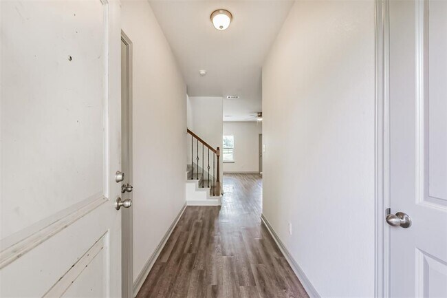 Foto del edificio - 914 Shady Ln